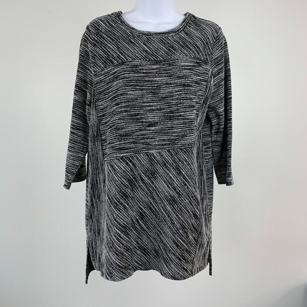 Chico's Zenergy Sweater Tunic sz 1 (8) Black White 3/4 Sleeve High Low Hem
